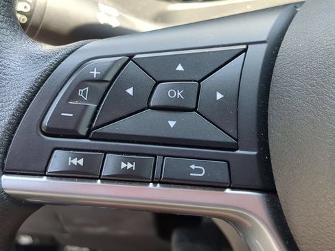 Used 2025 Nissan Altima 2.5 SV FWD image 20