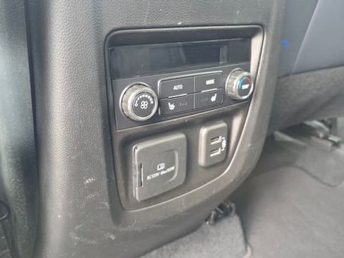 Used 2024 Buick Enclave Premium image 10