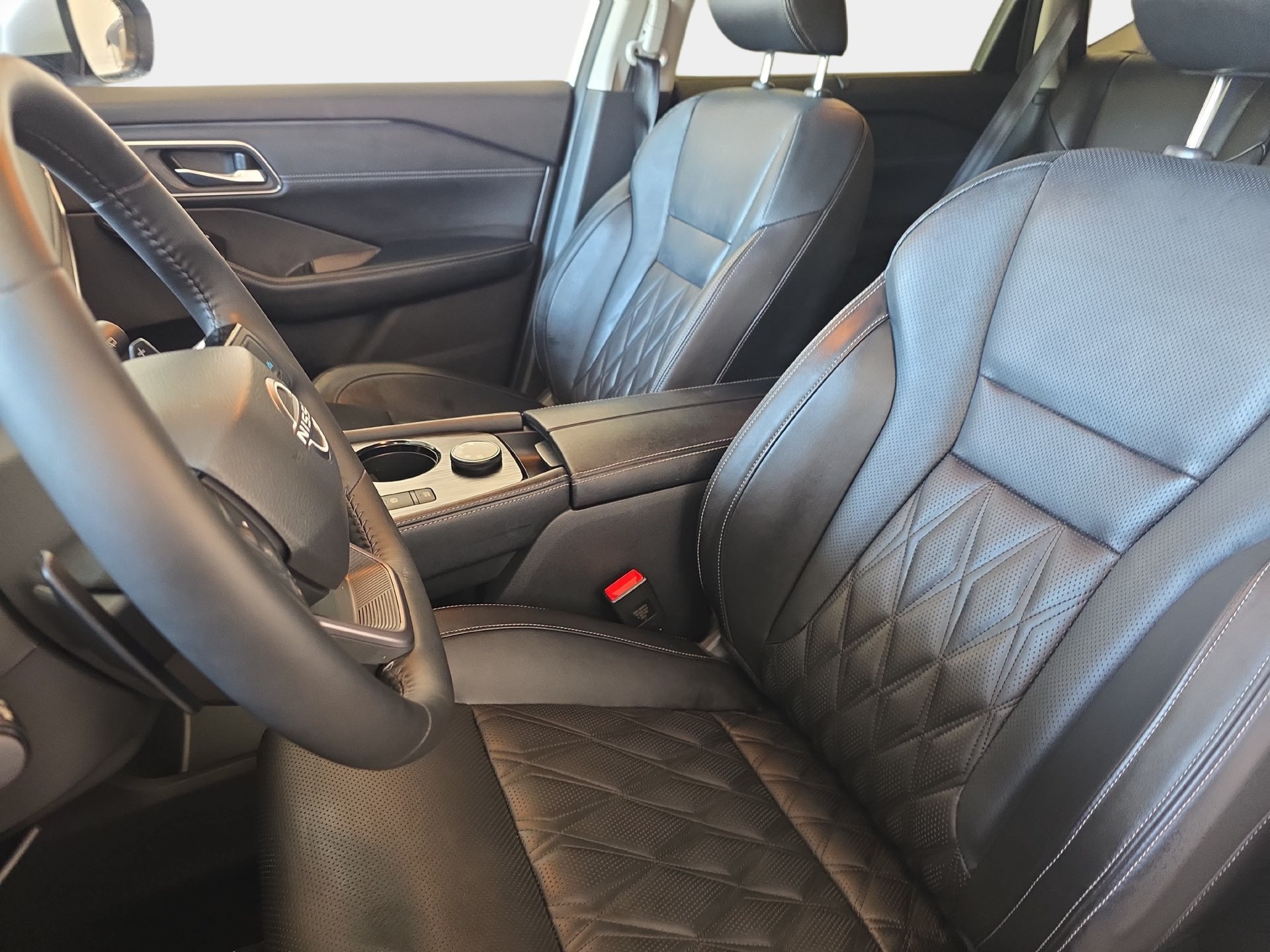 Used 2026 Nissan Rogue Platinum w/ Platinum Premium Package AWD/4WD image 15