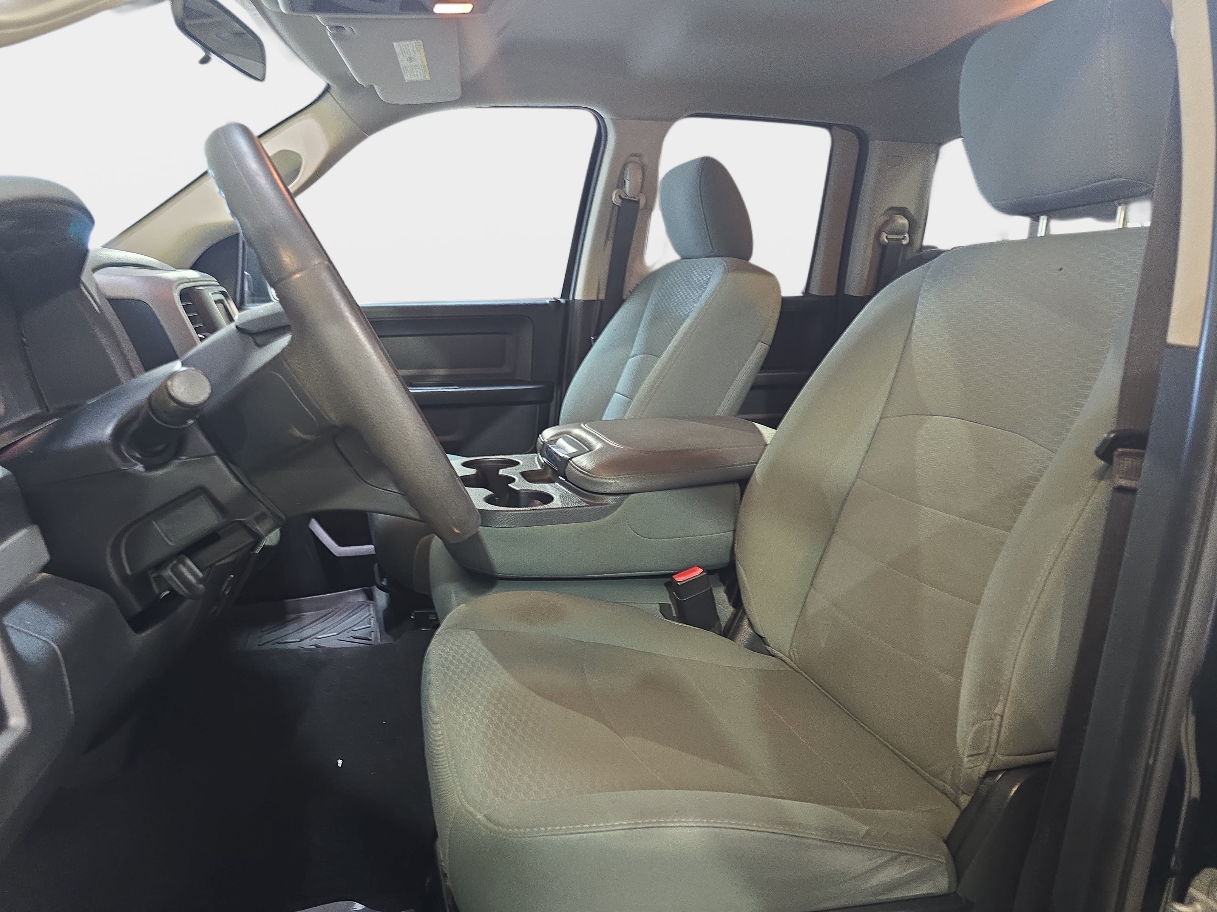 Used 2018 RAM 1500 Express w/ Express Value Package AWD/4WD image 12