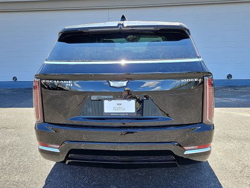 New 2025 Cadillac Escalade IQ Luxury 1 w/ Smart Trailering package image 5