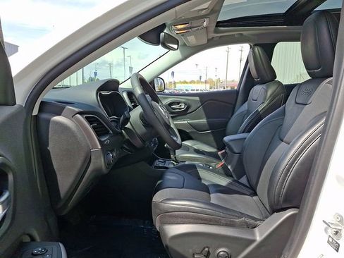 Used 2022 Jeep Cherokee Latitude Lux w/ Sun & Sound Group FWD image 13