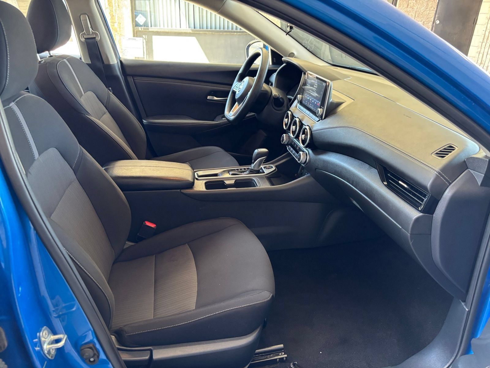 Used 2025 Nissan Sentra SV FWD image 35
