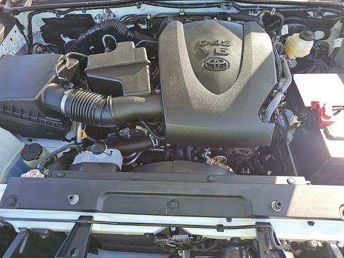 Used 2023 Toyota Tacoma SR5 w/ Technology Package image 22