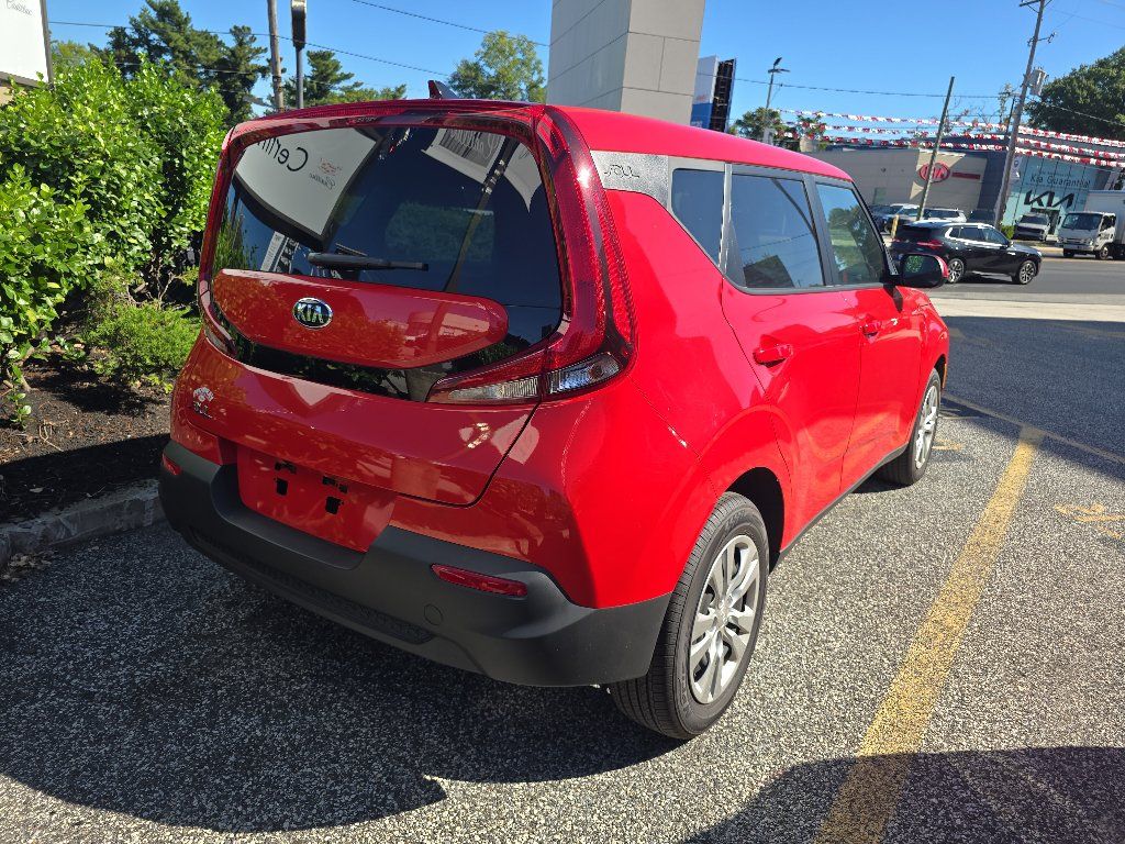 Certified 2021 Kia Soul LX FWD image 4