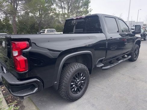 Used 2022 Chevrolet Silverado 2500 LTZ w/ LTZ Plus Package image 2