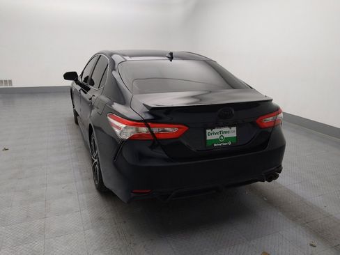 Used 2020 Toyota Camry SE image 6