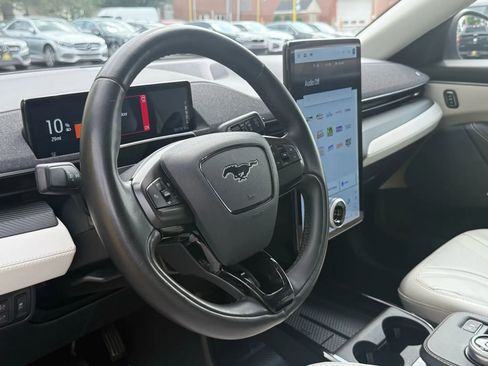 Used 2021 Ford Mustang Mach-E Premium image 9