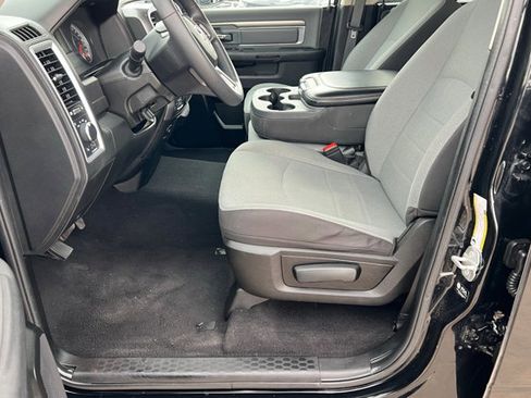 Used 2024 RAM 1500 Classic SLT image 17