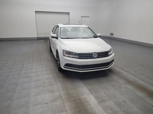 Used 2017 Volkswagen Jetta SE image 13