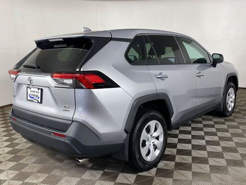 Used 2024 Toyota RAV4 LE AWD/4WD image 6