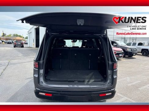 Used 2024 Jeep Wagoneer Series II AWD/4WD image 23