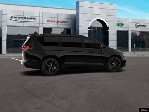 New 2026 Chrysler Pacifica Limited image 15
