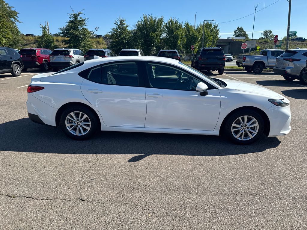 Used 2025 Toyota Camry LE FWD image 8