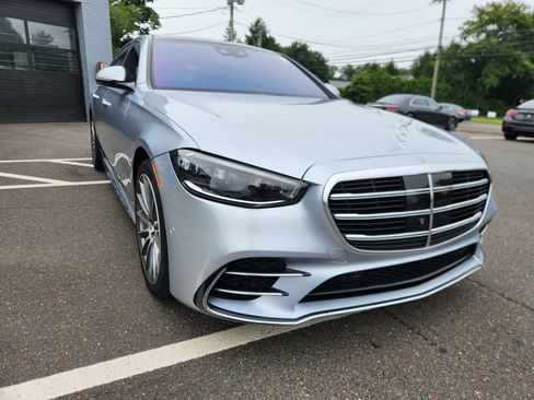 Used 2022 Mercedes-Benz S 500 4MATIC w/ AMG Line Package image 15