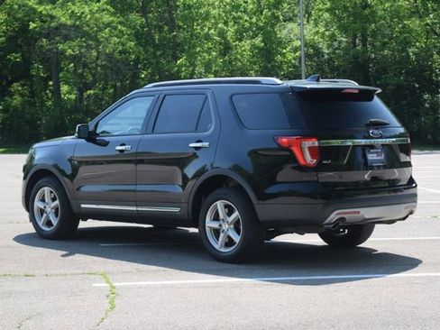 Used 2016 Ford Explorer XLT w/ Equipment Group 202A AWD/4WD image 25