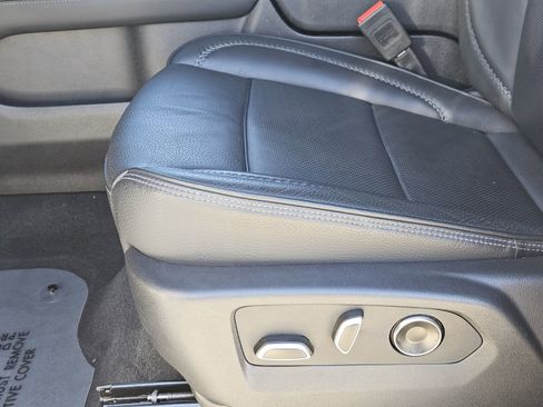 Used 2025 GMC Yukon XL Denali image 29