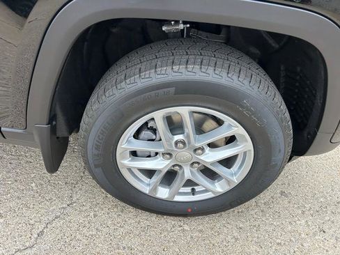 New 2025 Jeep Grand Cherokee Laredo X w/ Luxury Tech Group I image 24