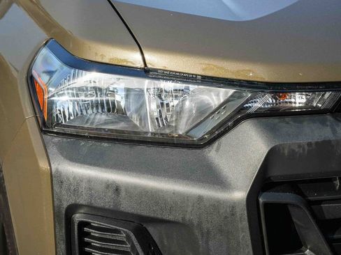 Used 2023 Chevrolet Colorado W/T RWD image 8