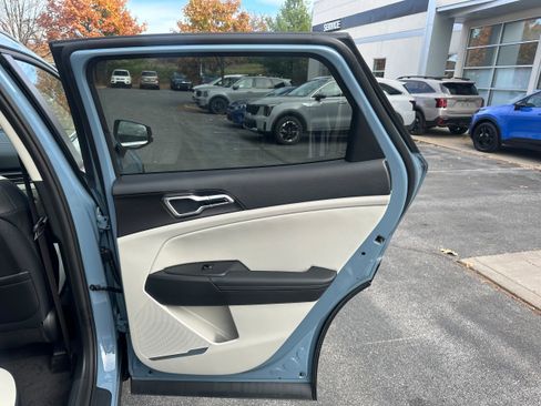 New 2026 Kia Sportage EX image 24