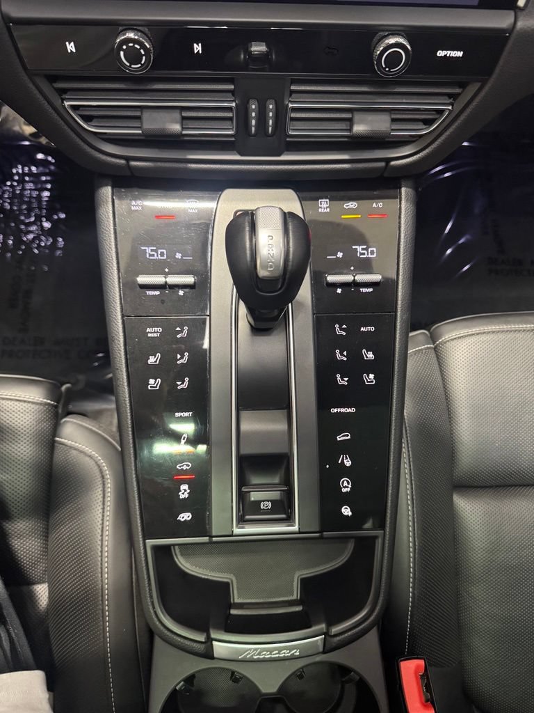 Used 2022 Porsche Macan GTS AWD/4WD image 22
