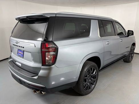 Used 2024 Chevrolet Suburban High Country w/ Premium Package image 10