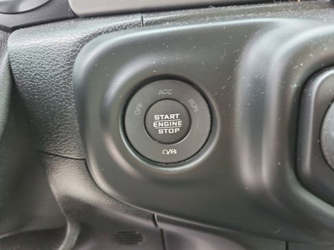 Used 2021 Jeep Gladiator Overland image 28