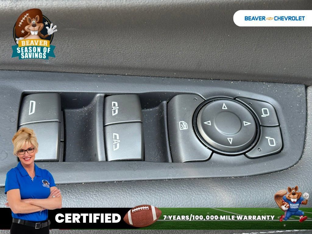 Used 2025 Chevrolet Suburban LS AWD/4WD image 32