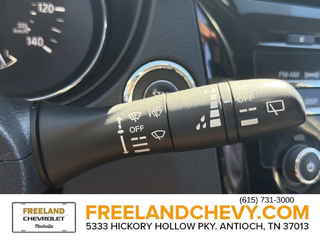 Used 2017 Nissan Rogue SV FWD image 41