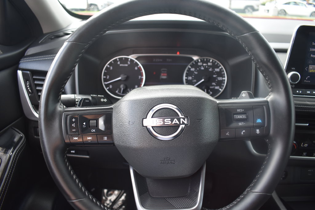 Used 2025 Nissan Rogue SV FWD image 24