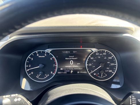 Used 2023 Nissan Rogue SL image 9