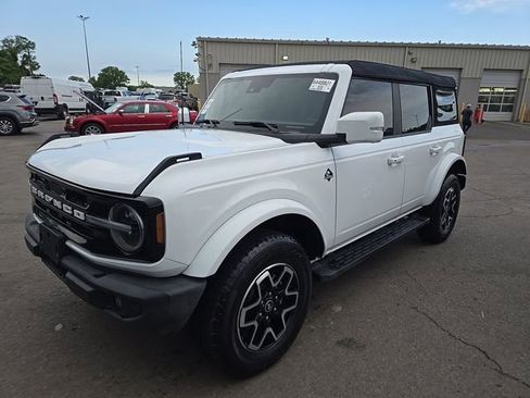Used 2024 Ford Bronco Outer Banks AWD/4WD image 1