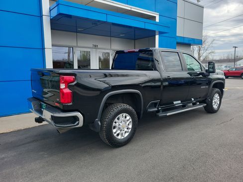 Certified 2022 Chevrolet Silverado 2500 LT w/ Convenience Package AWD/4WD image 12