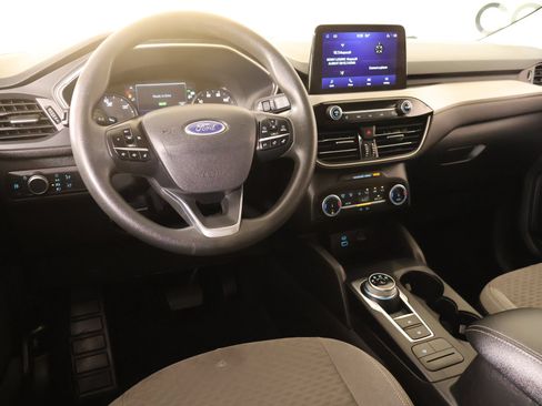 Used 2022 Ford Escape SE FWD image 2