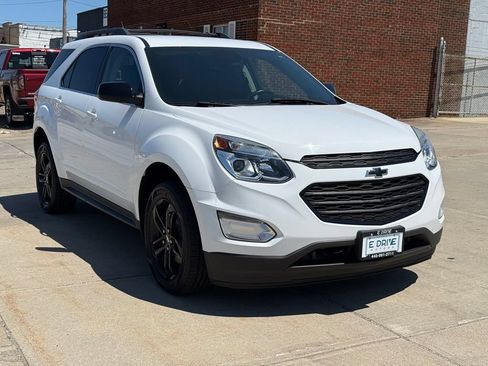 Used 2017 Chevrolet Equinox LT w/ Sport Edition FWD image 4