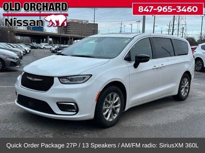 Used 2026 Chrysler Pacifica Limited