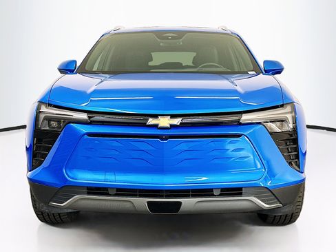 Used 2024 Chevrolet Blazer EV LT AWD/4WD image 2