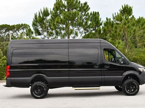 Used 2024 Mercedes-Benz Sprinter 2500 image 36