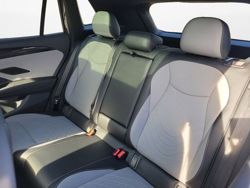 New 2026 Volkswagen Tiguan SE R-Line AWD/4WD image 12
