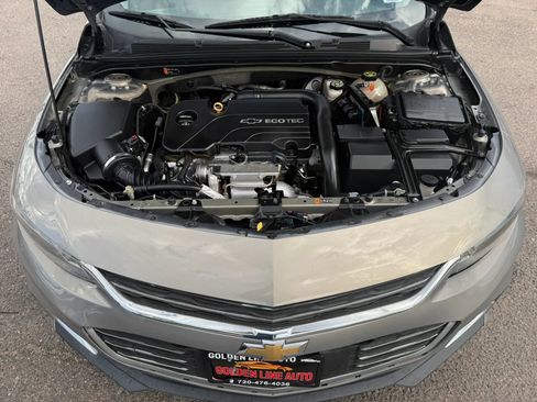 Used 2017 Chevrolet Malibu LT FWD image 29