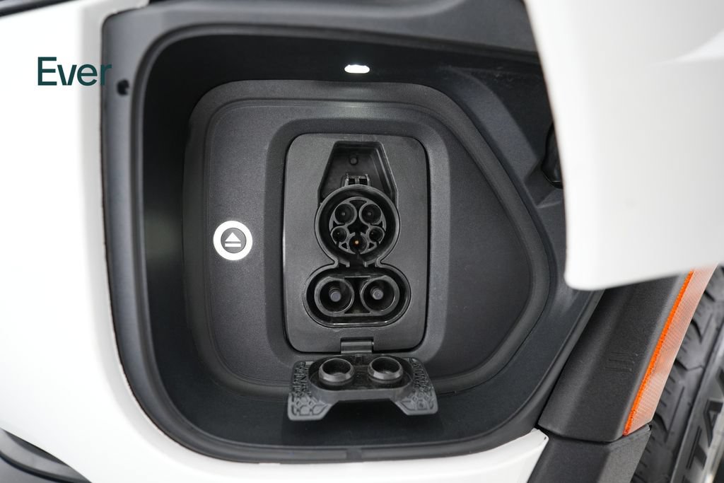 Used 2025 Rivian R1S Adventure Dual AWD/4WD image 10