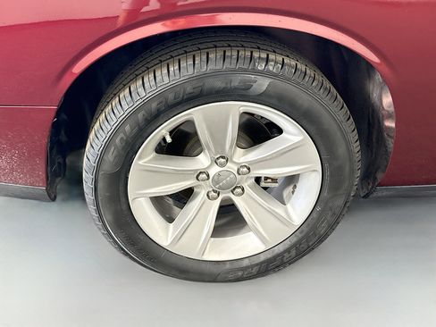 Used 2023 Dodge Challenger SXT image 31