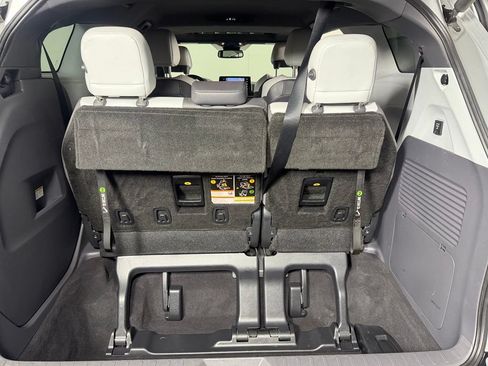 Used 2022 Toyota Sienna XSE w/ XSE Plus Package FWD image 24