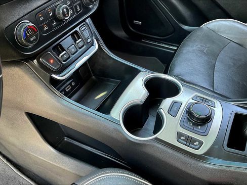 Used 2020 GMC Terrain Denali image 12
