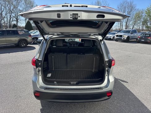 Used 2017 Toyota Highlander XLE image 10