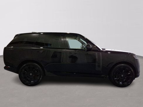 Certified 2024 Land Rover Range Rover SE image 5
