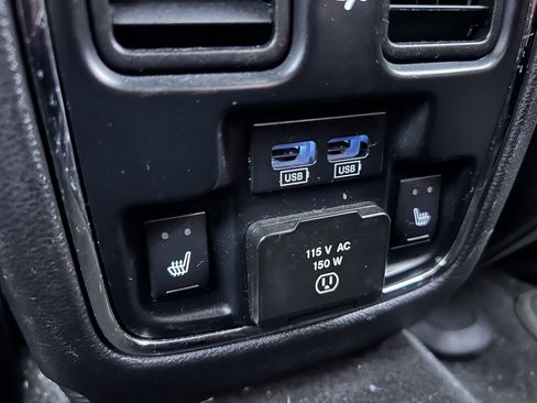 Used 2014 Dodge Durango R/T w/ Technology Group AWD/4WD image 37