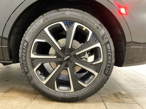 New 2025 Lincoln Nautilus Reserve image 25