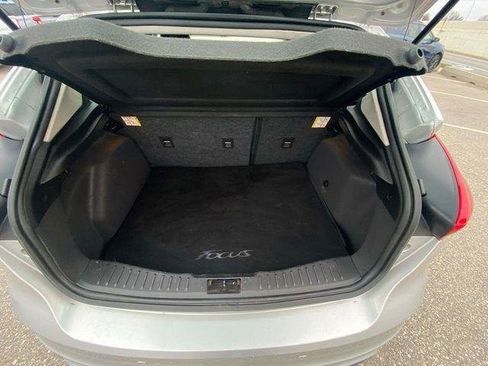 Used 2015 Ford Focus SE w/ SE Sport Package FWD image 13