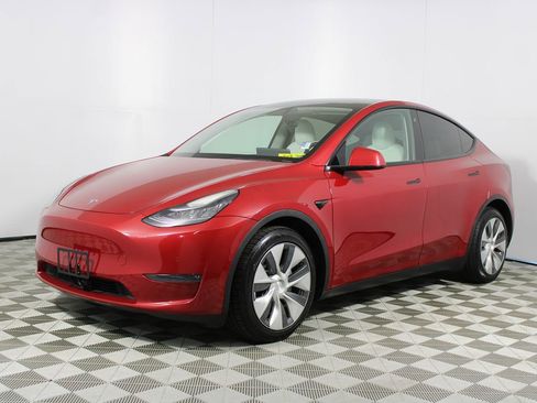 Used 2021 Tesla Model Y Long Range image 3